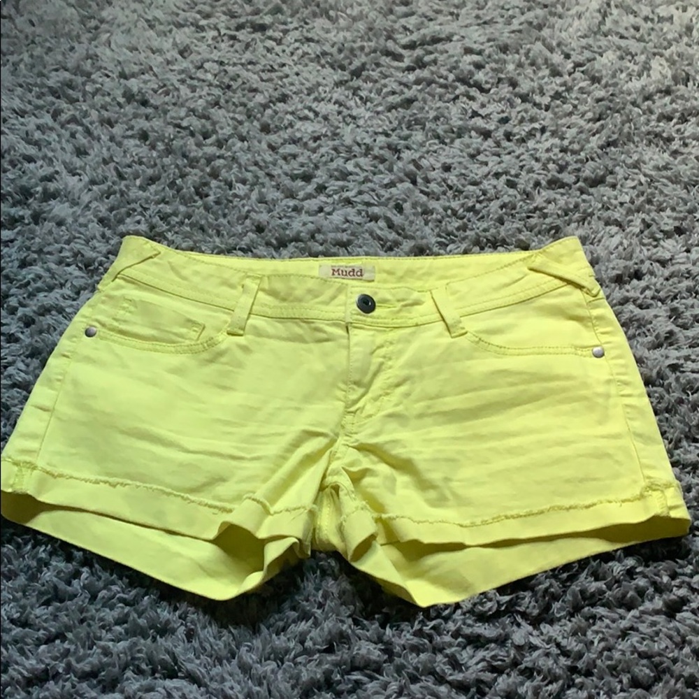 Cute yellow jean shorts